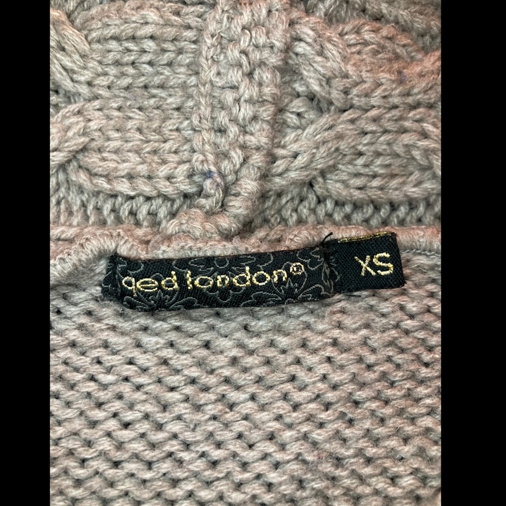 Knitted dress - Picture 2 of 3